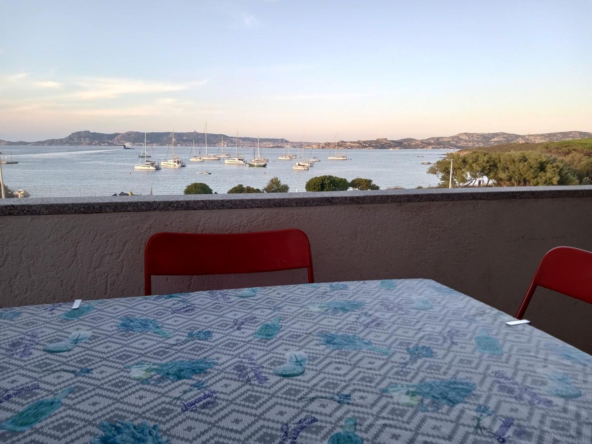 Dei Lestrigoni Apartment Палау Екстериор снимка